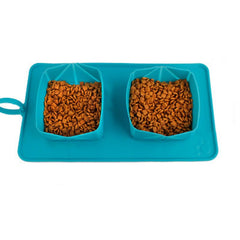 Pet collapsible dog bowl made of soft silicone rubber, foldable and expandable with non-slip base for travel and outdoor feeding